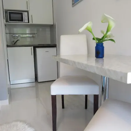 Angie Apartment *