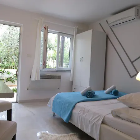Angie Apartment *