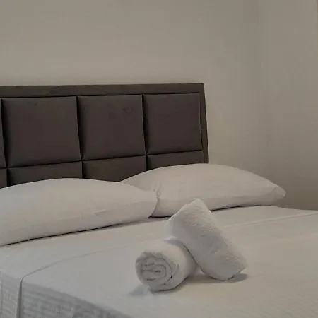Angie Apartment *