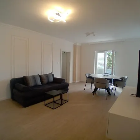 Angie Apartment *
