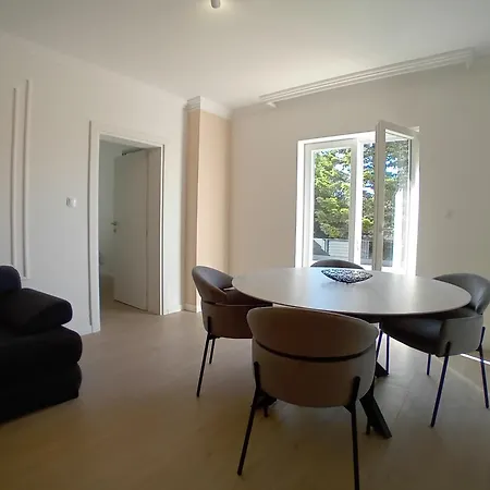 Angie Apartment